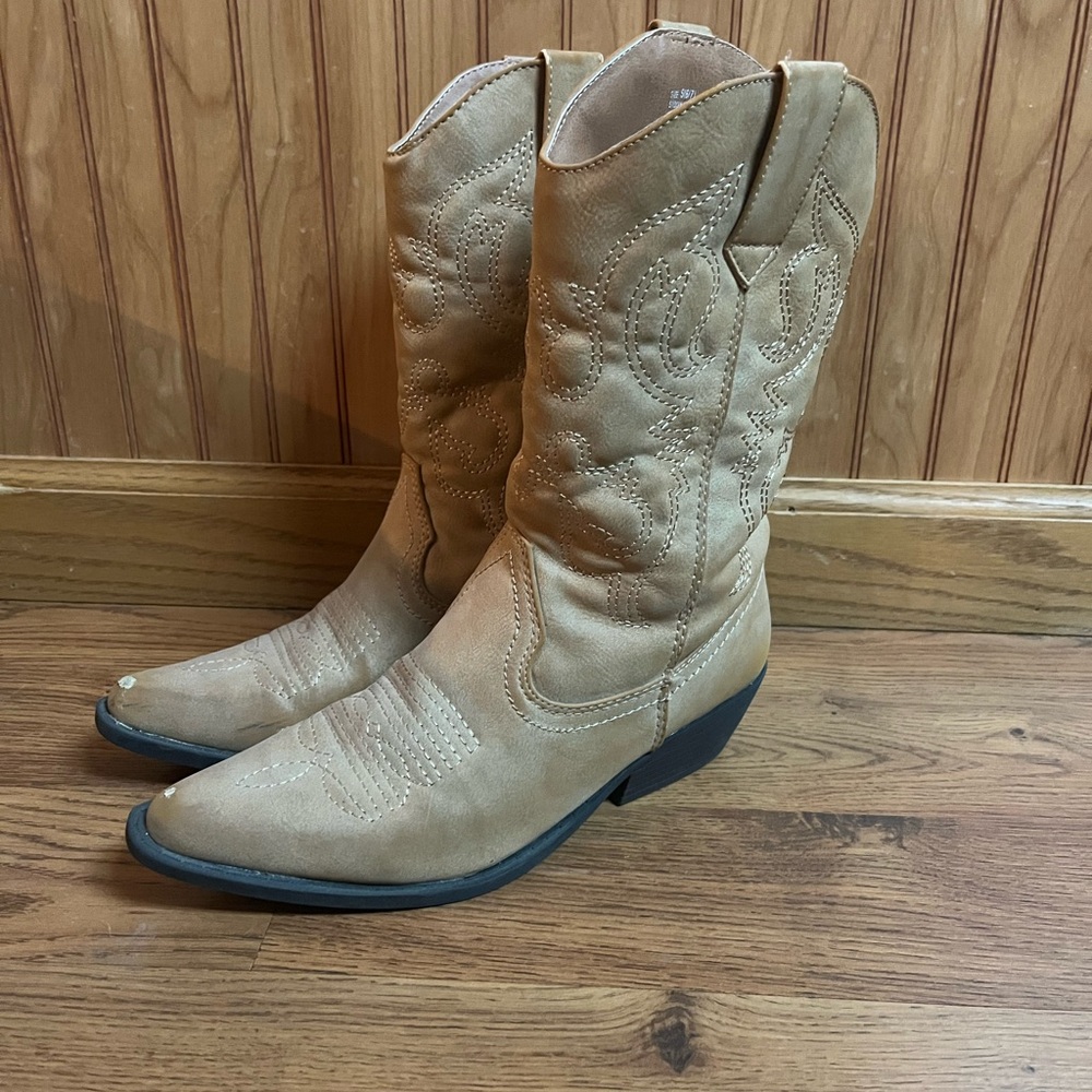 Tan Western Boots for Women